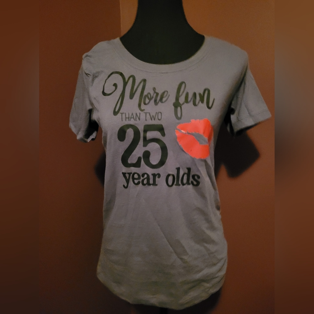 NWOT T-SHIRT